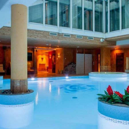 Grand Rose SPA Hotel Kuressaare Exterior foto