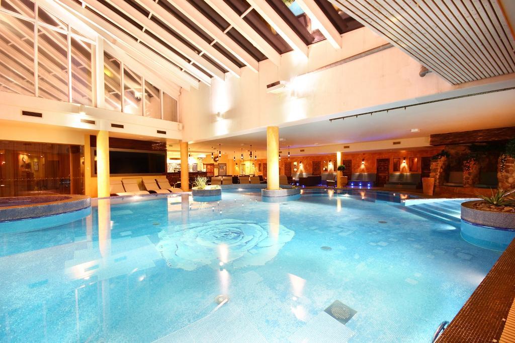 Grand Rose SPA Hotel Kuressaare Exterior foto