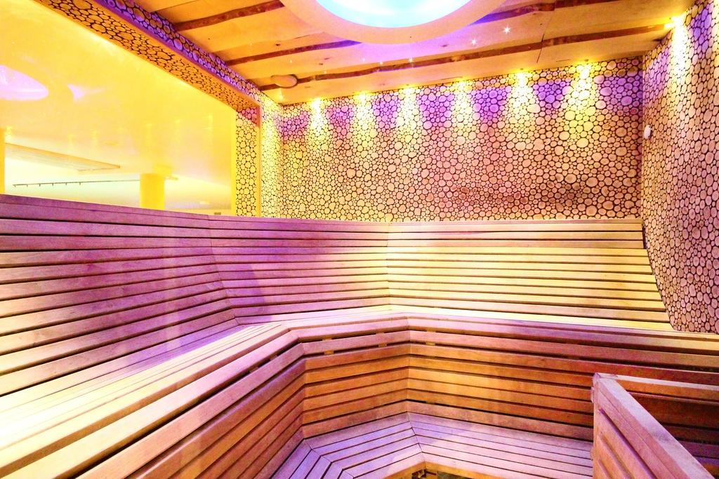 Grand Rose SPA Hotel Kuressaare Exterior foto