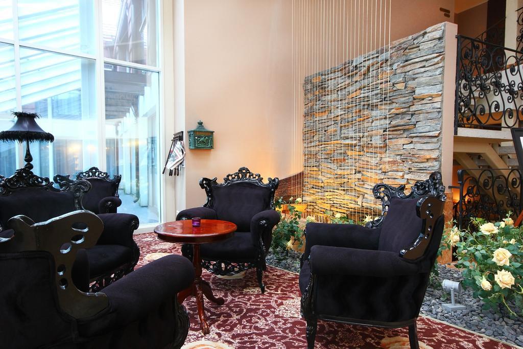 Grand Rose SPA Hotel Kuressaare Exterior foto