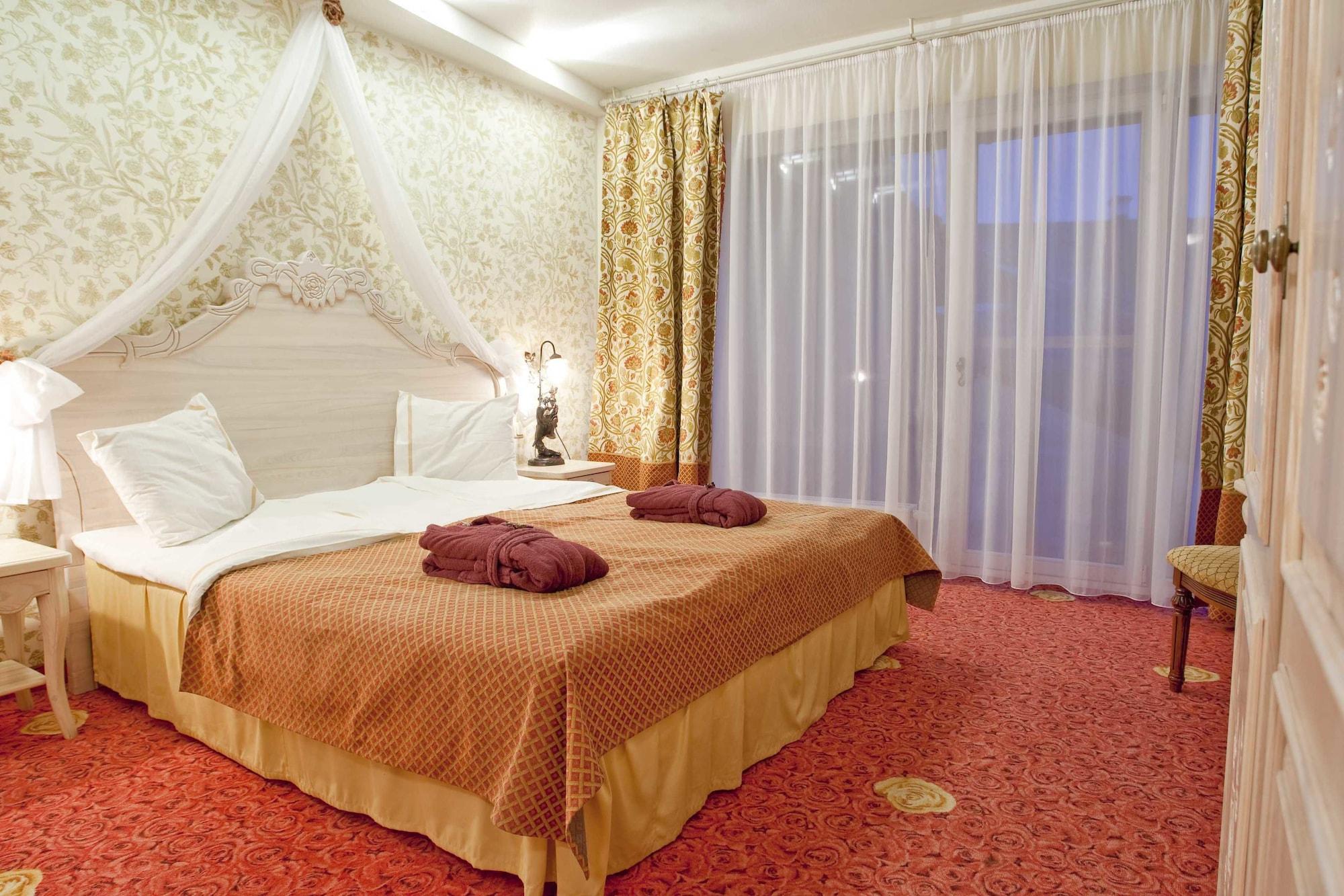 Grand Rose SPA Hotel Kuressaare Exterior foto