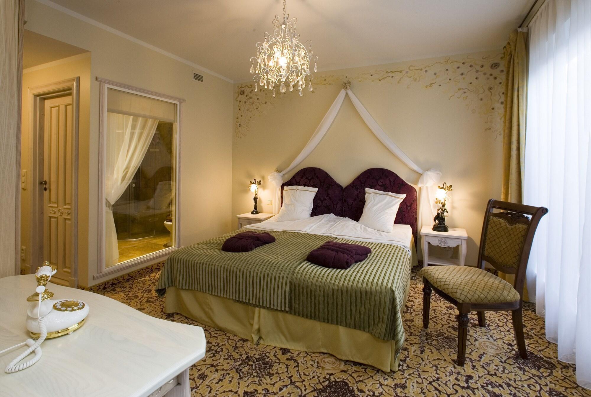 Grand Rose SPA Hotel Kuressaare Exterior foto