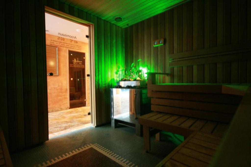 Grand Rose SPA Hotel Kuressaare Exterior foto
