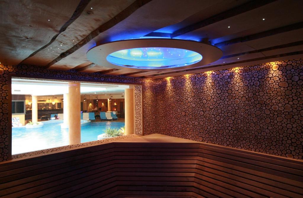 Grand Rose SPA Hotel Kuressaare Exterior foto